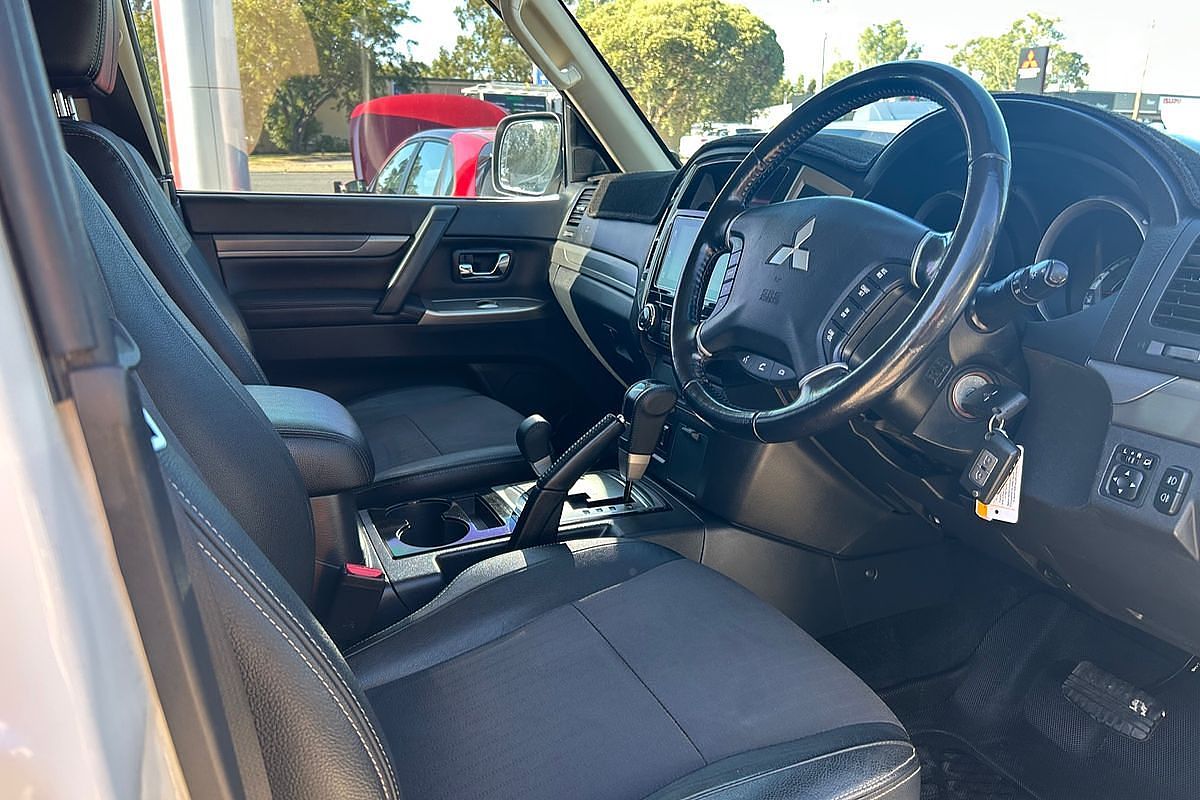 2017 Mitsubishi Pajero GLS NX