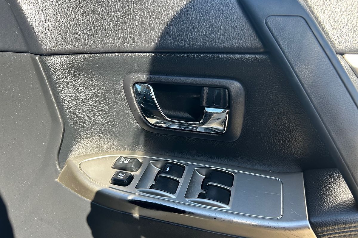 2017 Mitsubishi Pajero GLS NX