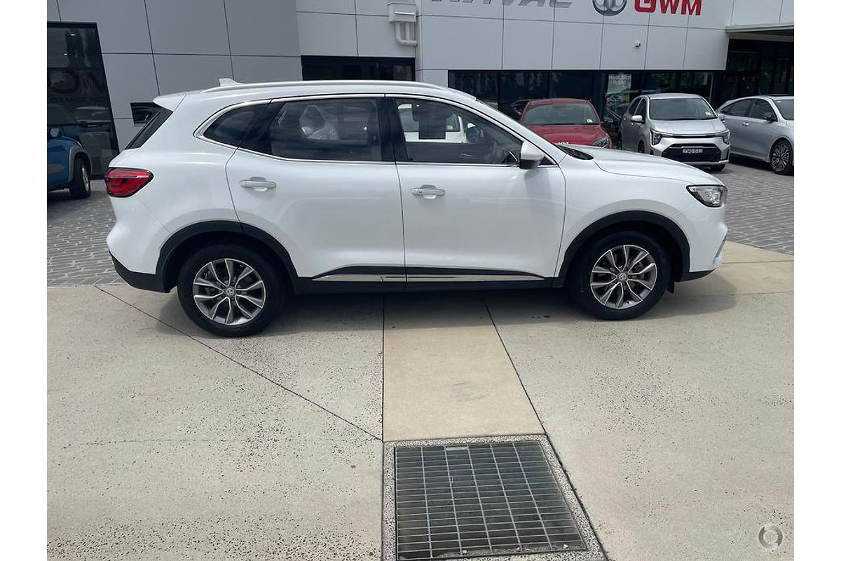 2022 MG HS Core SAS23