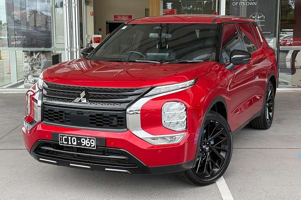 2023 Mitsubishi Outlander LS Black Edition ZM