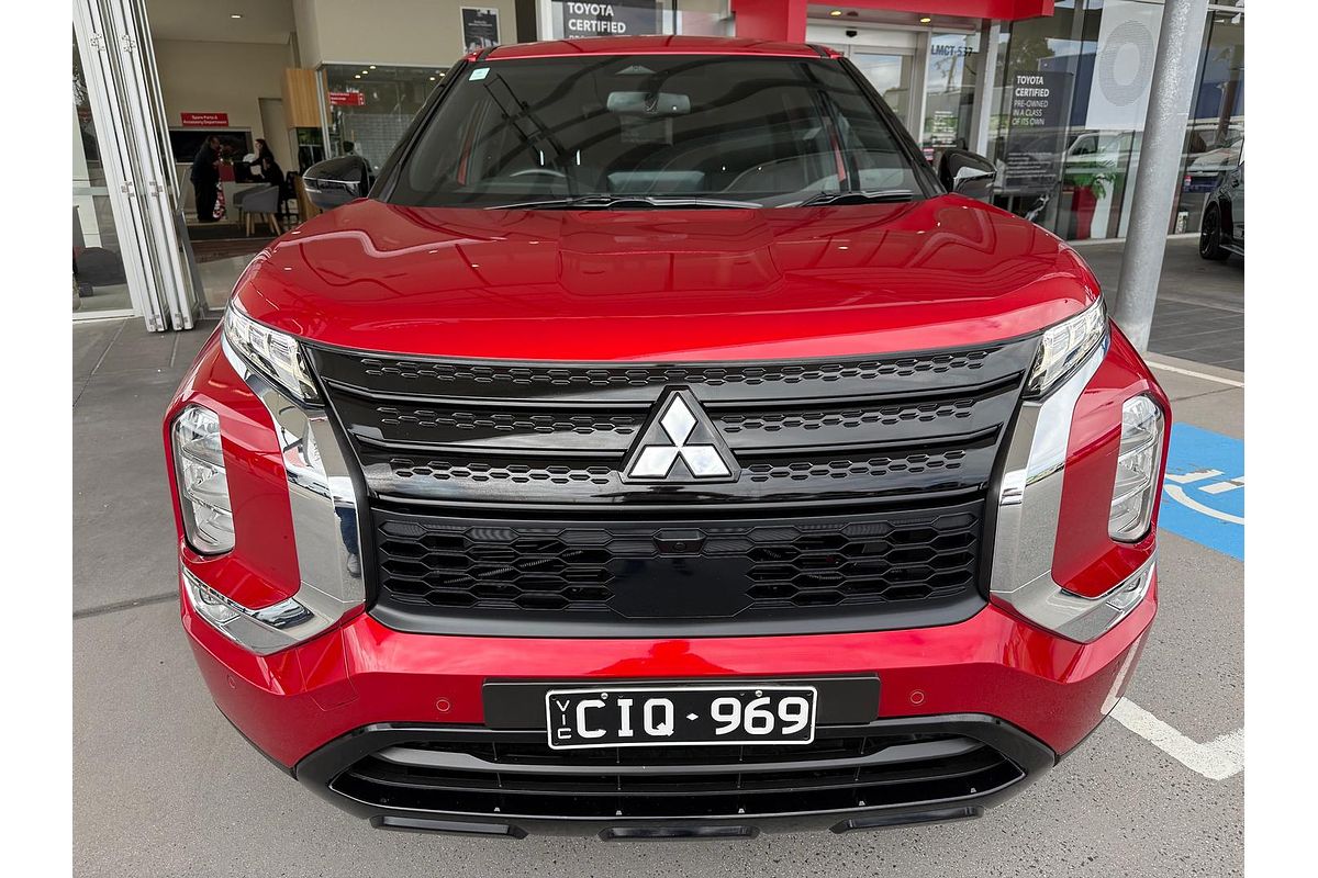 2023 Mitsubishi Outlander LS Black Edition ZM