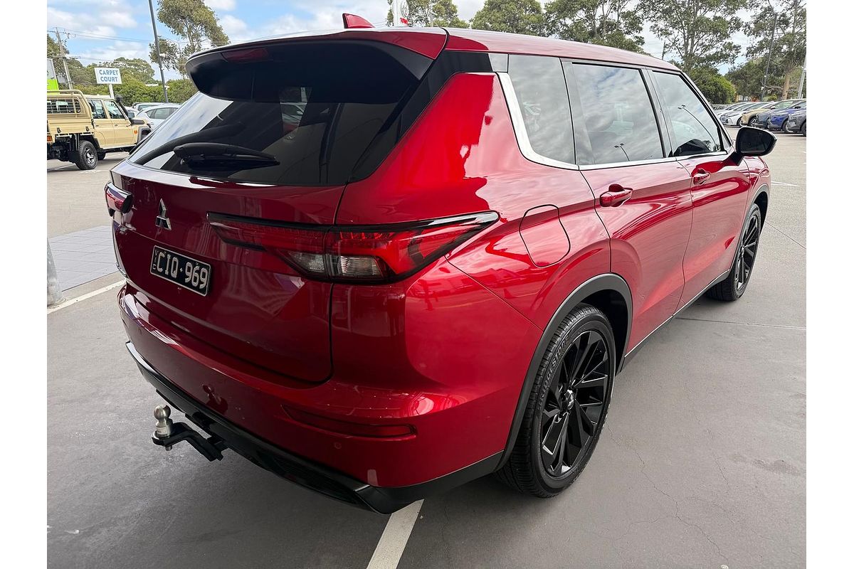2023 Mitsubishi Outlander LS Black Edition ZM