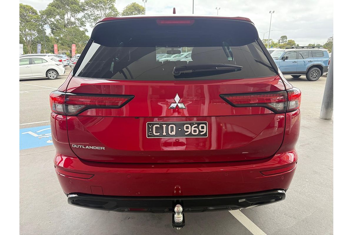 2023 Mitsubishi Outlander LS Black Edition ZM