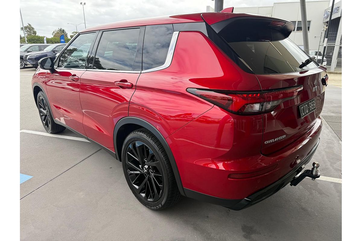 2023 Mitsubishi Outlander LS Black Edition ZM