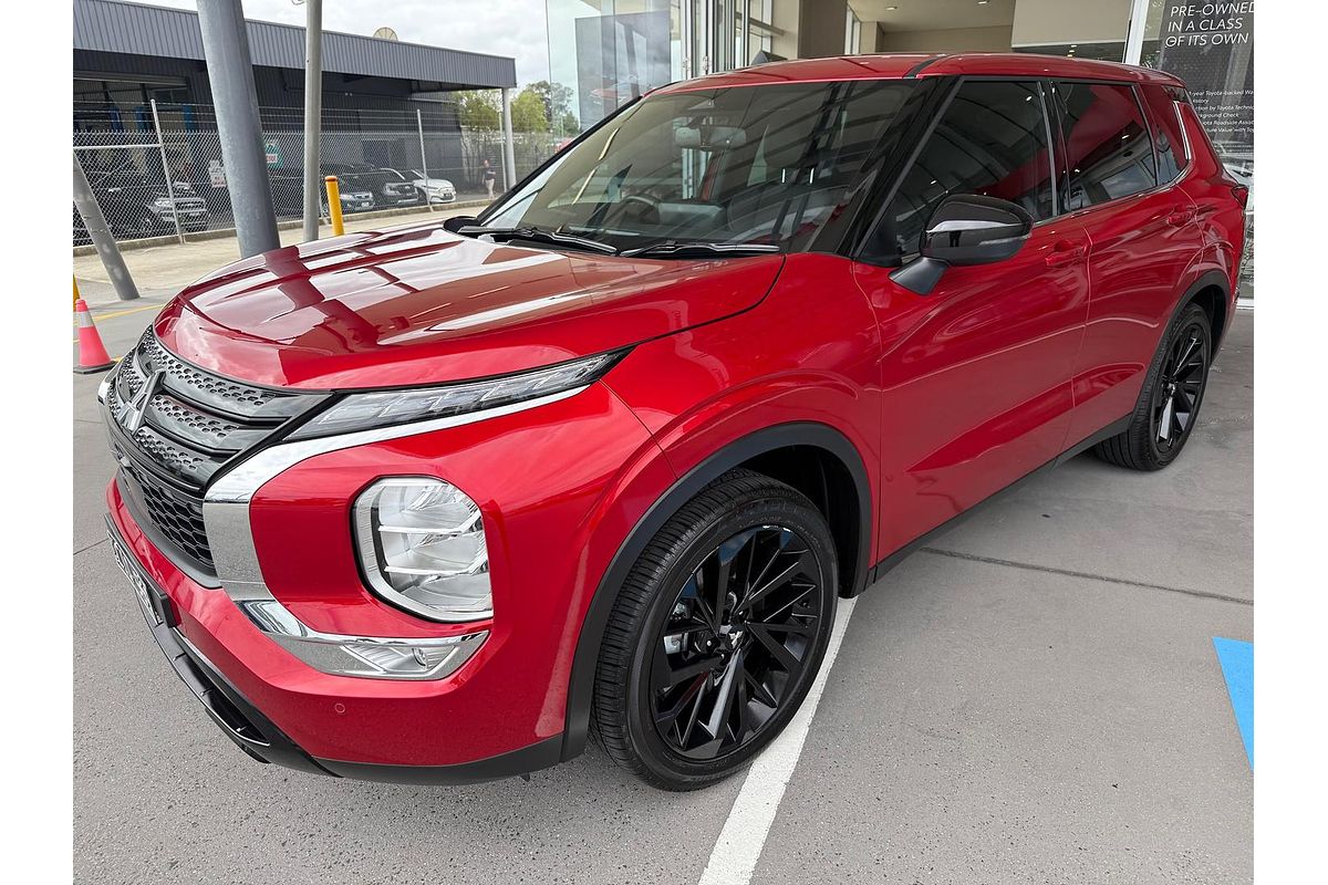 2023 Mitsubishi Outlander LS Black Edition ZM
