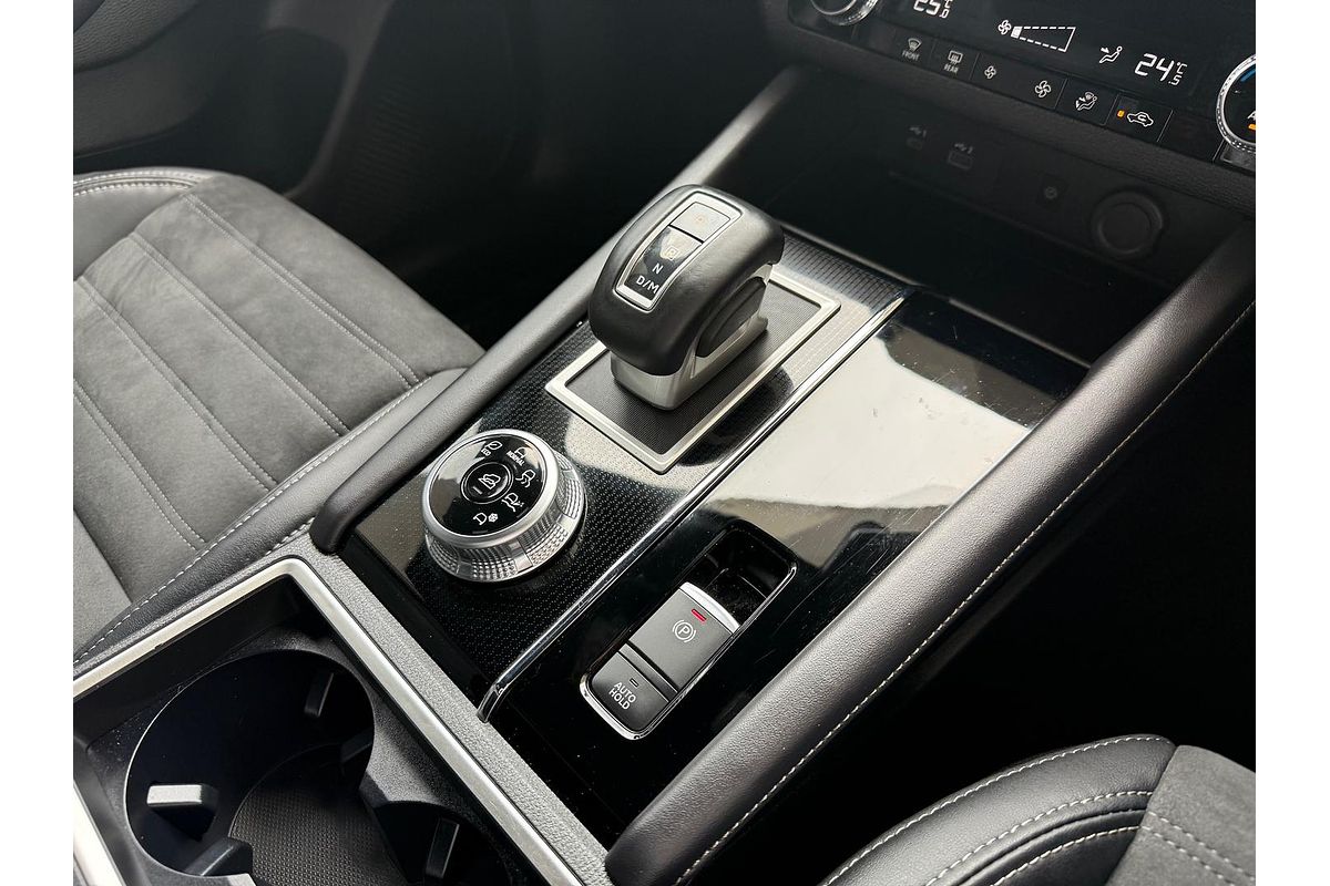 2023 Mitsubishi Outlander LS Black Edition ZM