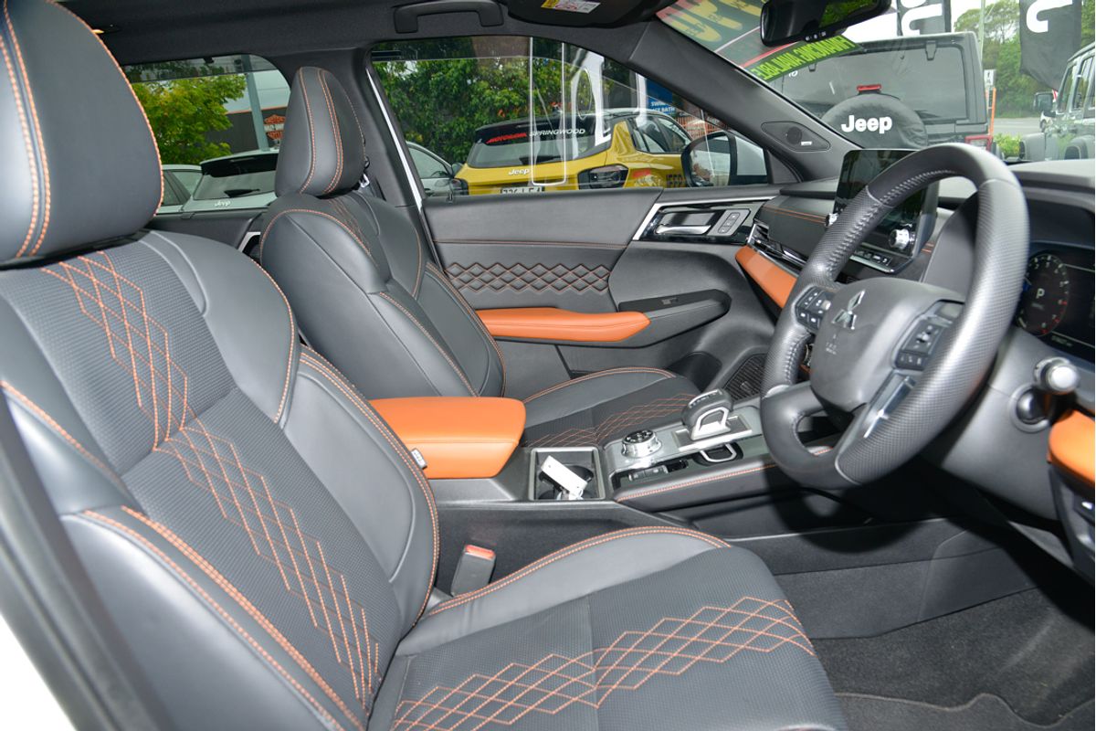 2022 Mitsubishi Outlander Exceed Tourer ZM