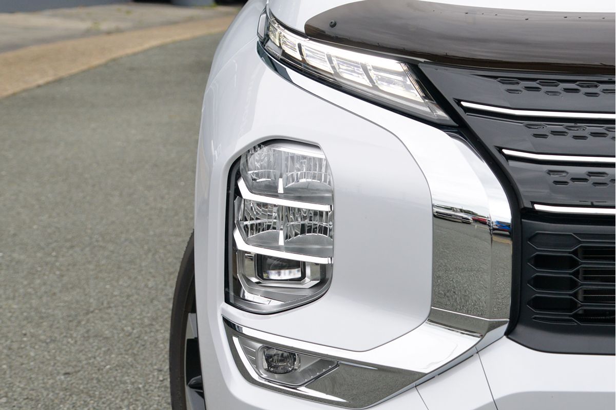 2022 Mitsubishi Outlander Exceed Tourer ZM