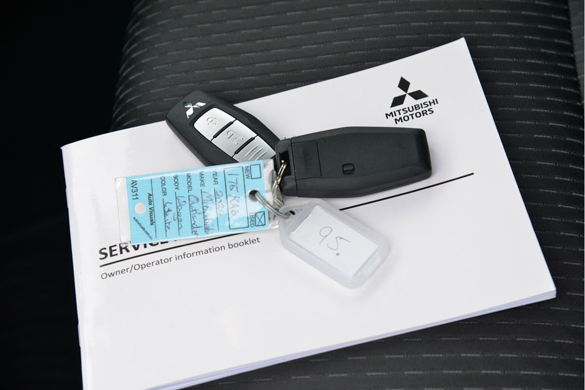 2024 Mitsubishi Outlander LS ZM