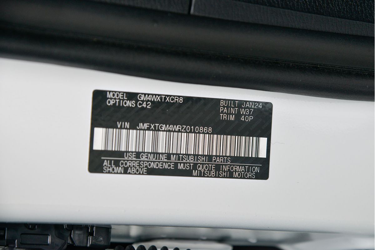 2024 Mitsubishi Outlander LS ZM