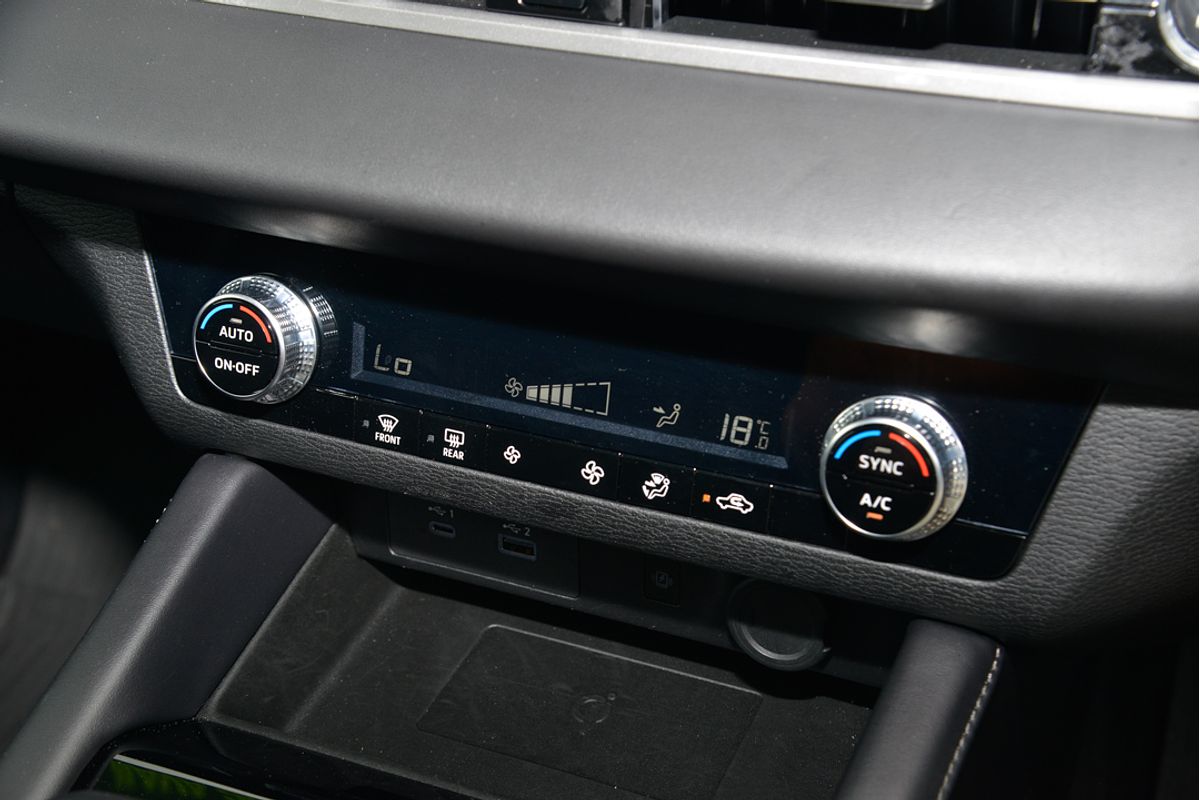 2024 Mitsubishi Outlander LS ZM