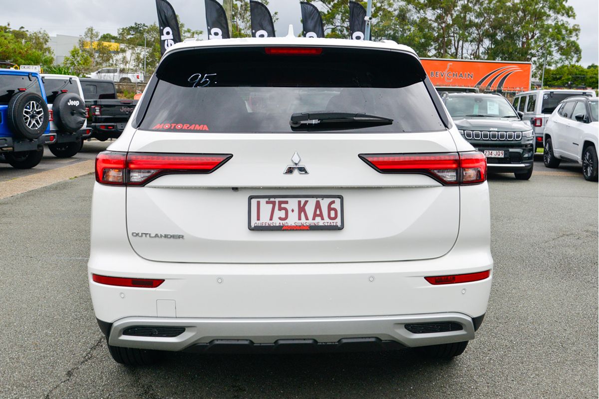 2024 Mitsubishi Outlander LS ZM