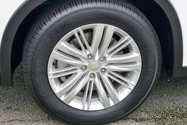 2024 Mitsubishi Outlander LS ZM