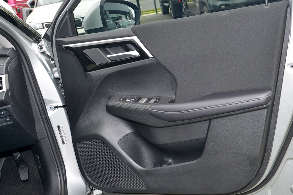2024 Mitsubishi Outlander LS ZM