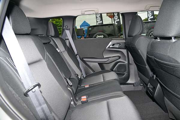 2024 Mitsubishi Outlander LS ZM