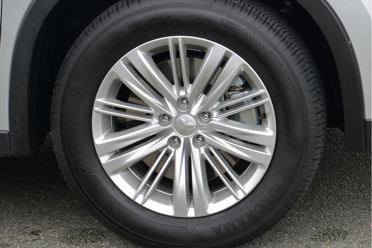 2024 Mitsubishi Outlander LS ZM
