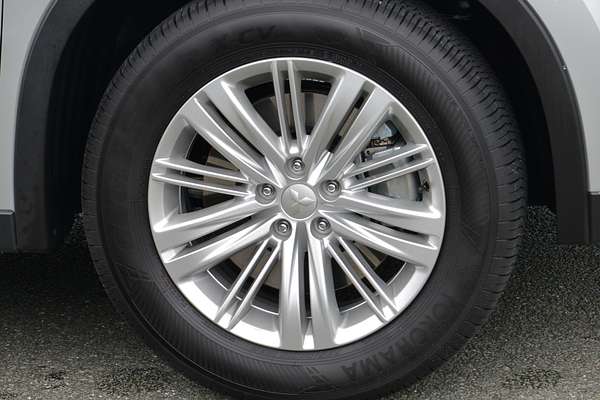 2024 Mitsubishi Outlander LS ZM