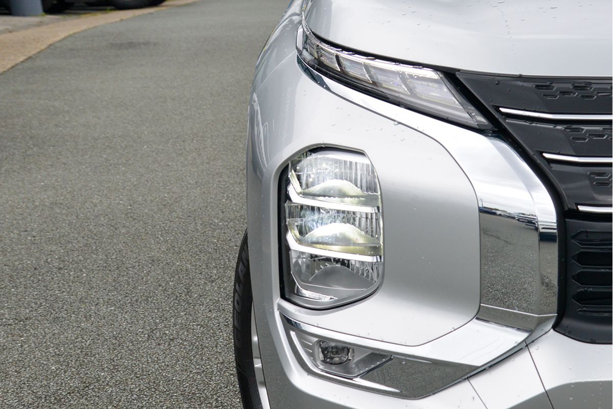 2024 Mitsubishi Outlander LS ZM