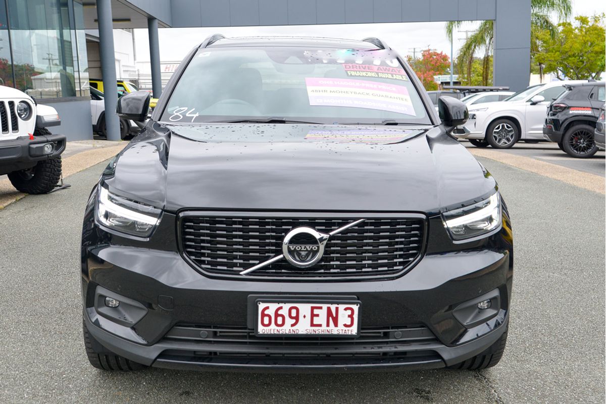 2022 Volvo XC40 T5 R-Design