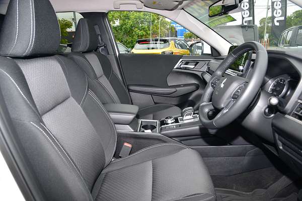 2024 Mitsubishi Outlander LS ZM