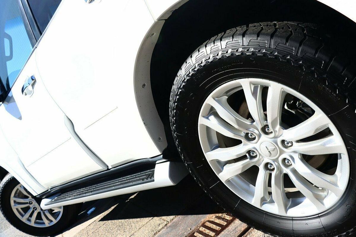 2016 Mitsubishi Pajero GLX NX