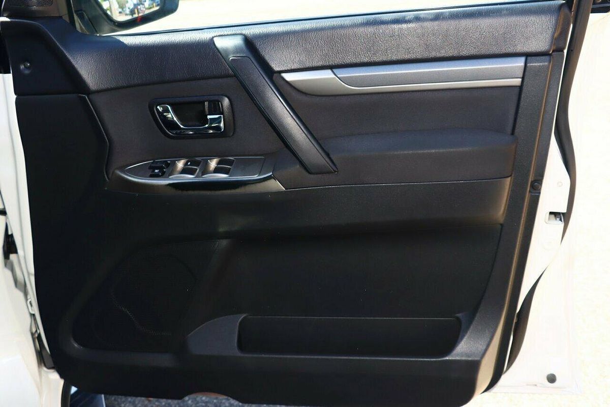 2016 Mitsubishi Pajero GLX NX