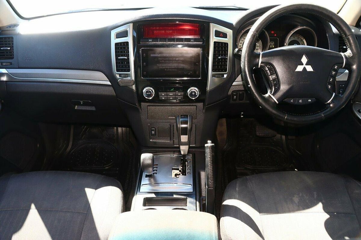 2016 Mitsubishi Pajero GLX NX