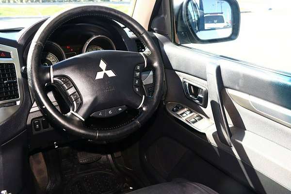2016 Mitsubishi Pajero GLX NX