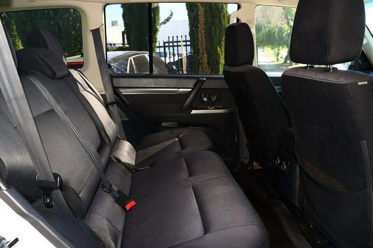 2016 Mitsubishi Pajero GLX NX