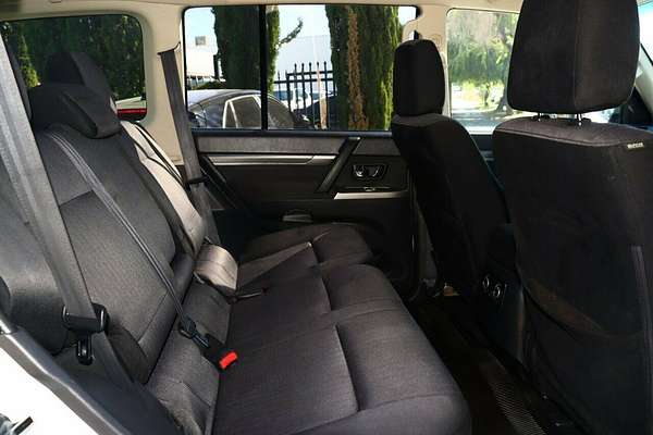 2016 Mitsubishi Pajero GLX NX