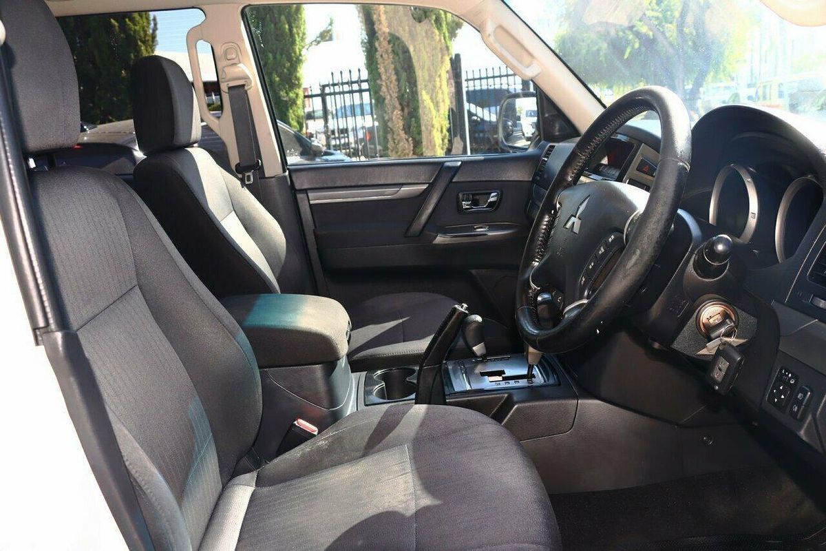 2016 Mitsubishi Pajero GLX NX