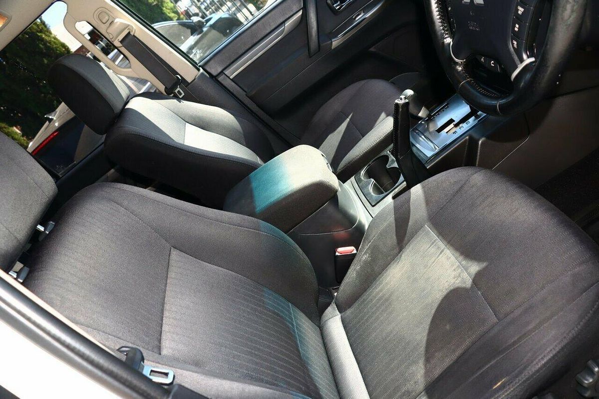 2016 Mitsubishi Pajero GLX NX