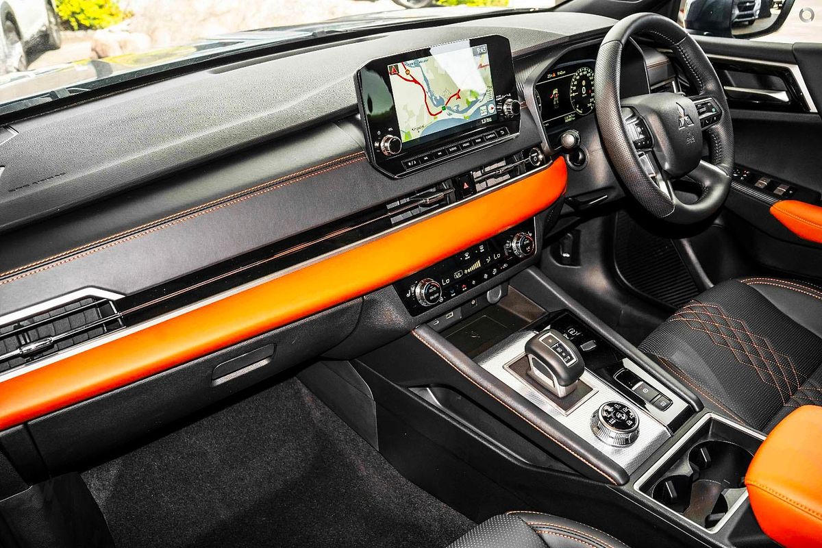 2024 Mitsubishi Outlander PHEV Exceed Tourer ZM