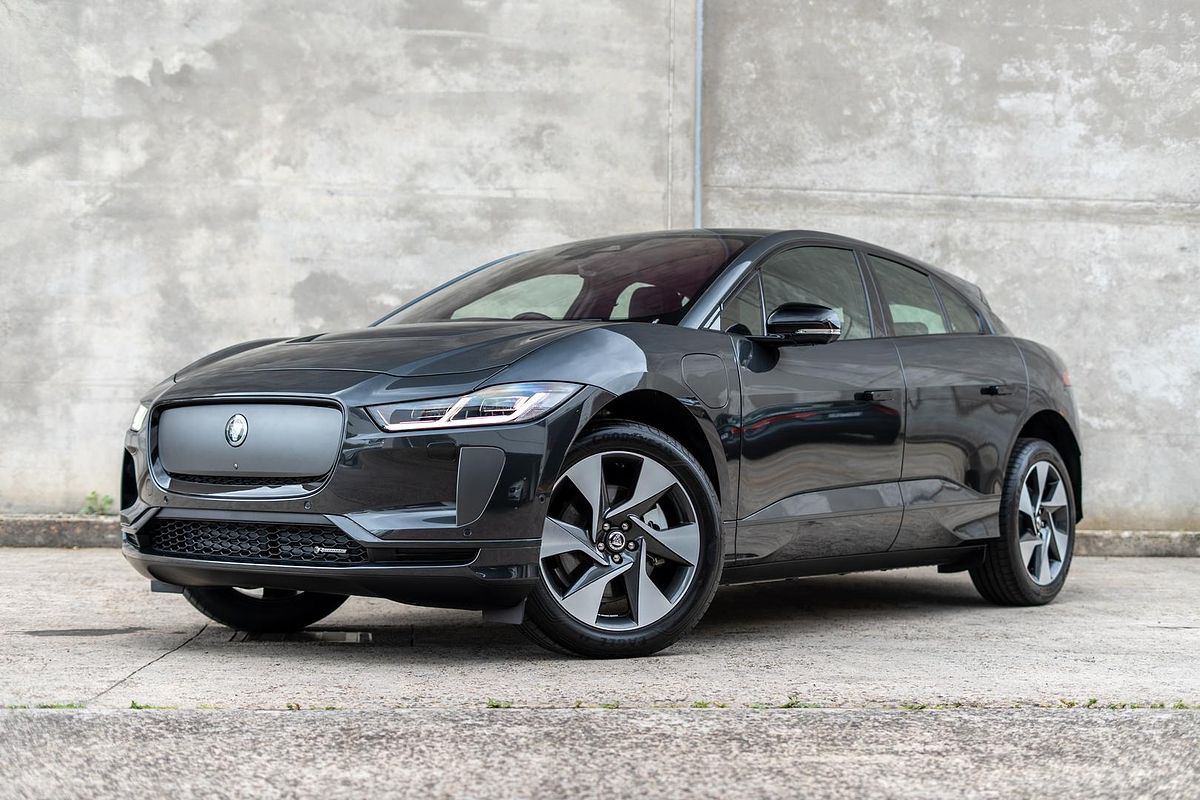 2023 Jaguar I-PACE EV400 R-Dynamic SE X590