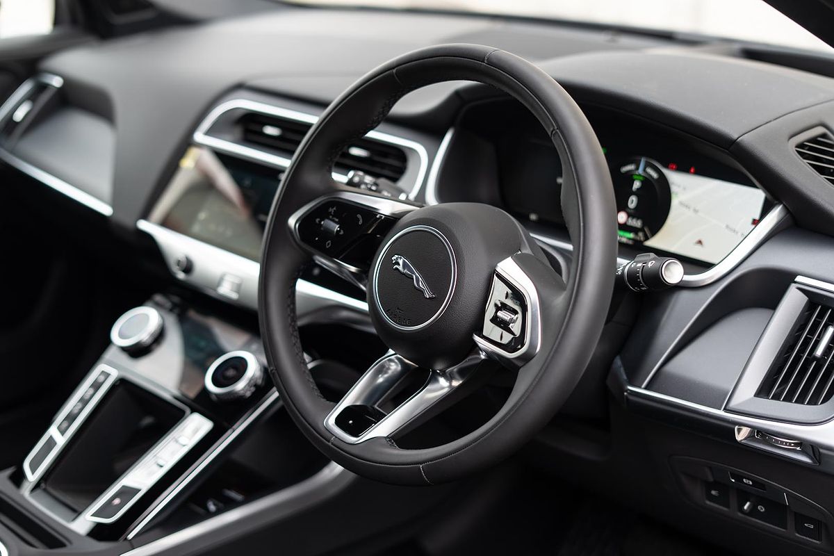 2023 Jaguar I-PACE EV400 R-Dynamic SE X590