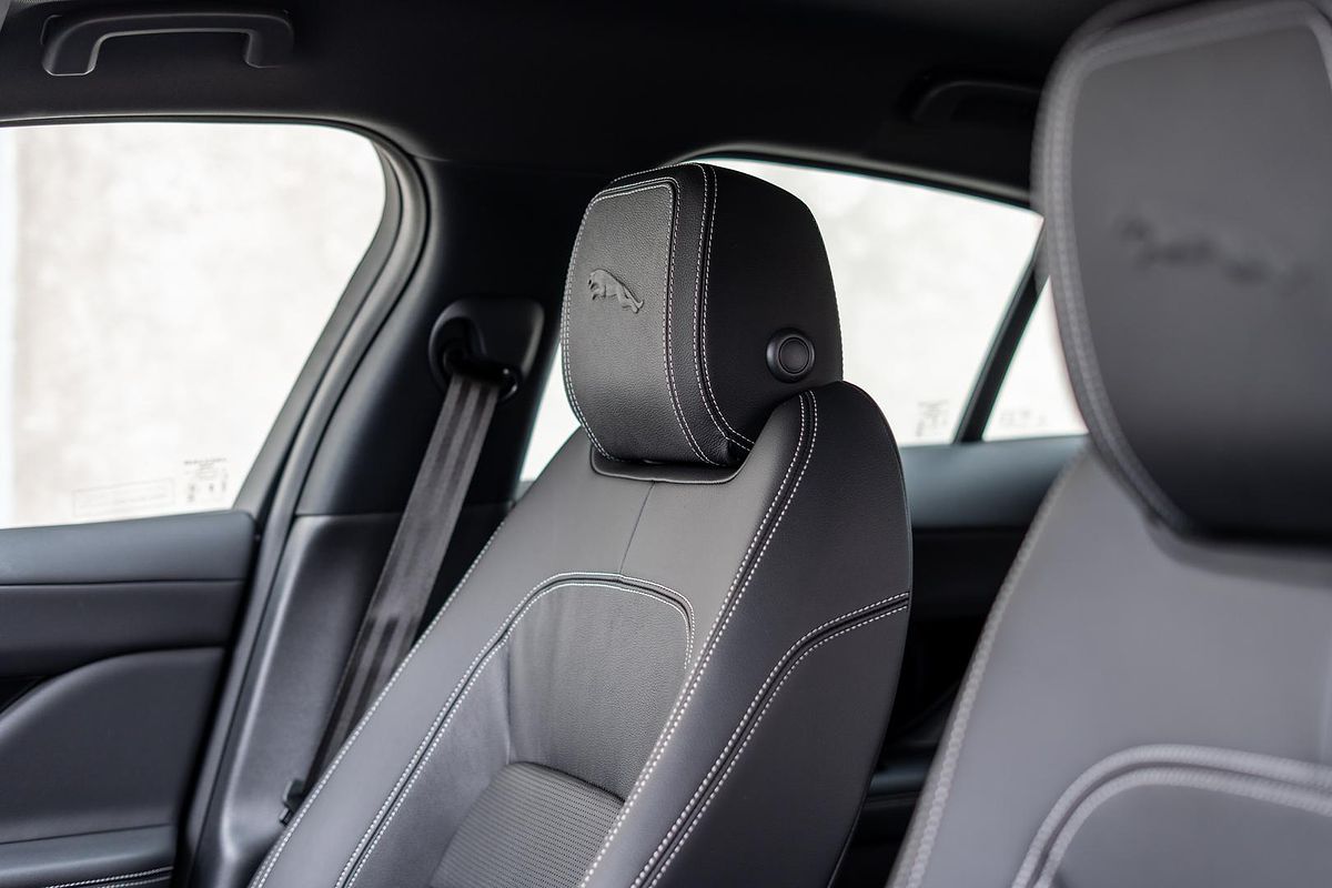 2023 Jaguar I-PACE EV400 R-Dynamic SE X590