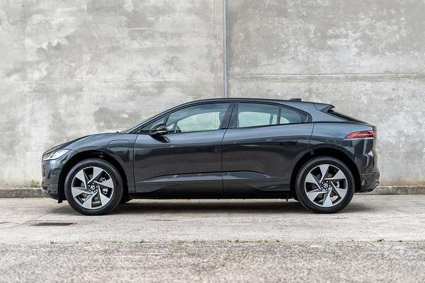 2023 Jaguar I-PACE EV400 R-Dynamic SE X590