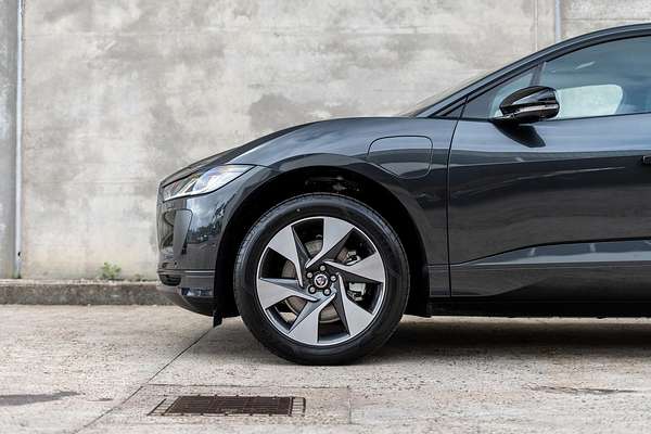 2023 Jaguar I-PACE EV400 R-Dynamic SE X590