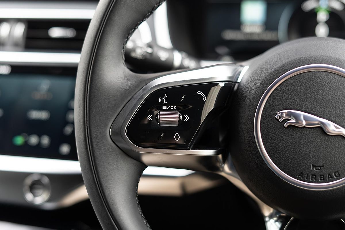 2023 Jaguar I-PACE EV400 R-Dynamic SE X590