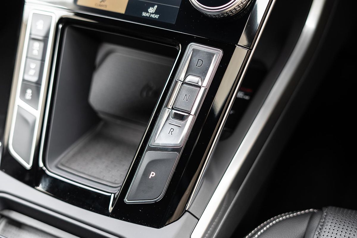 2023 Jaguar I-PACE EV400 R-Dynamic SE X590