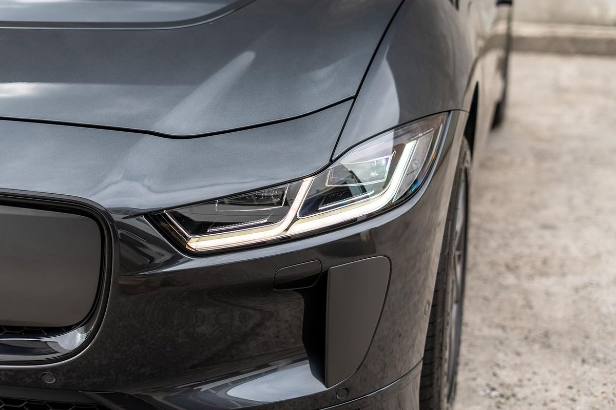 2023 Jaguar I-PACE EV400 R-Dynamic SE X590