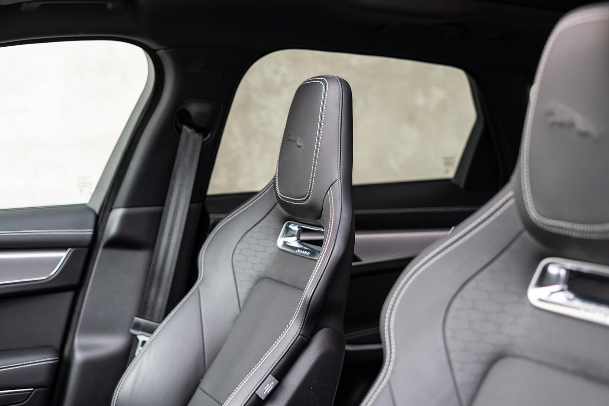 2023 Jaguar F-PACE D300 R-Dynamic SE X761