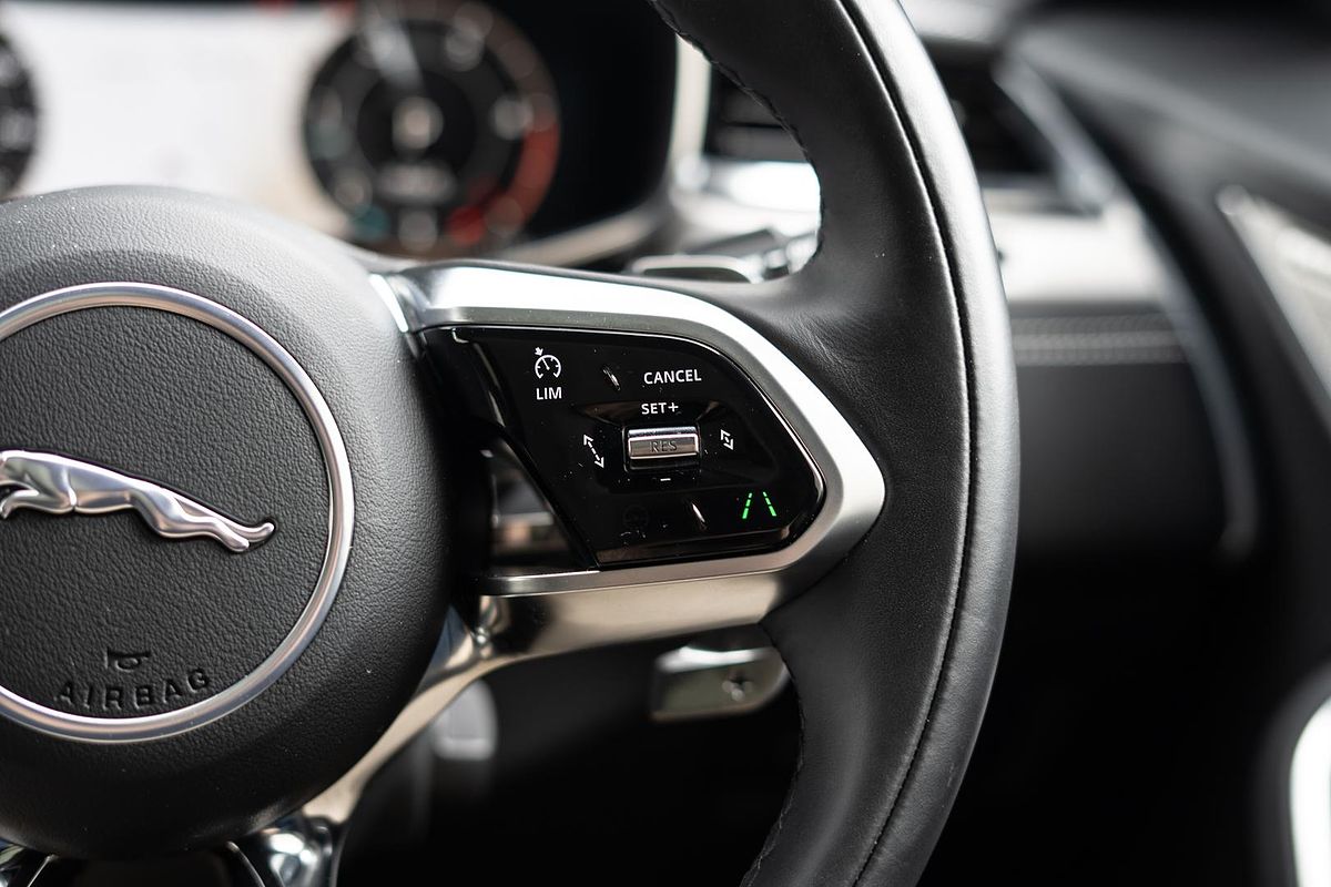 2023 Jaguar F-PACE D300 R-Dynamic SE X761