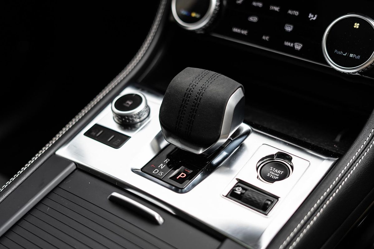 2023 Jaguar F-PACE D300 R-Dynamic SE X761