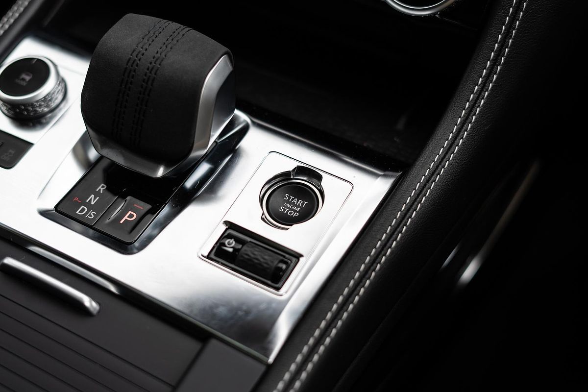 2023 Jaguar F-PACE D300 R-Dynamic SE X761