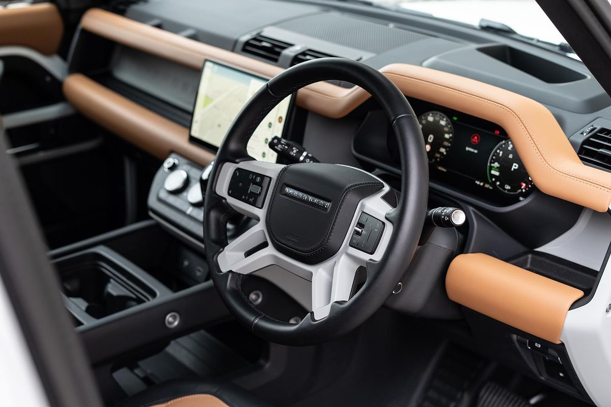 2024 Land Rover Defender 110 P400e X-Dynamic HSE L663