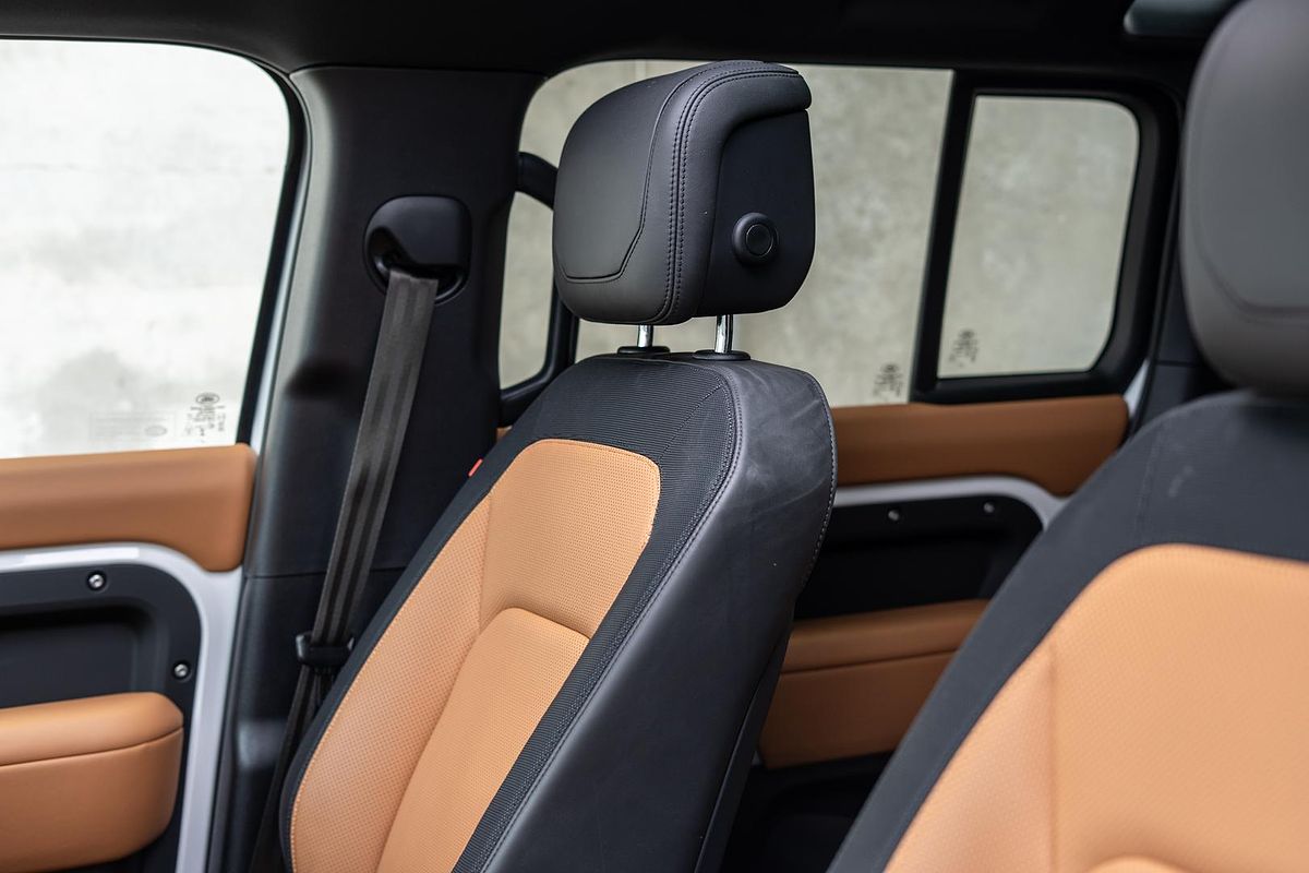 2024 Land Rover Defender 110 P400e X-Dynamic HSE L663