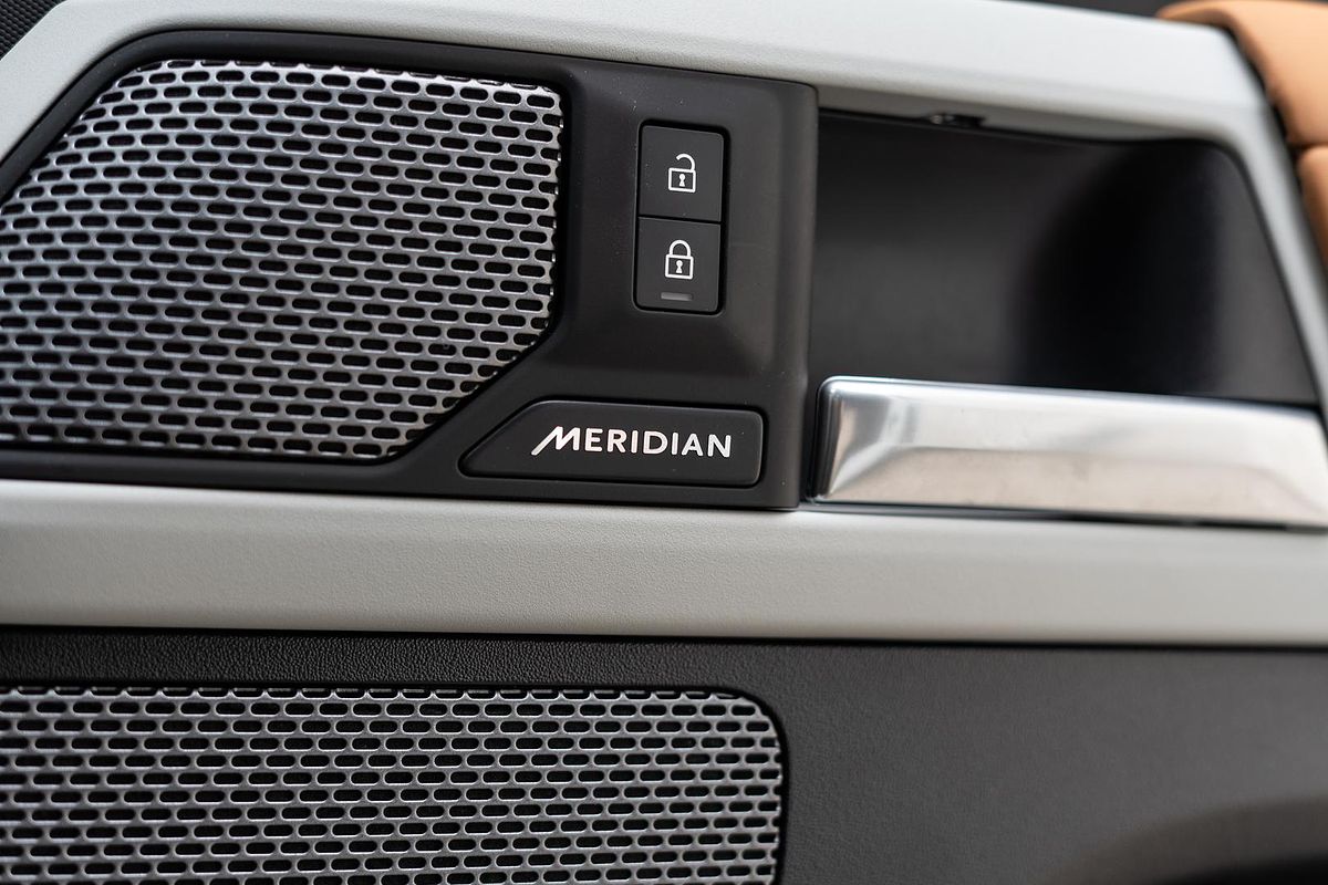 2024 Land Rover Defender 110 P400e X-Dynamic HSE L663