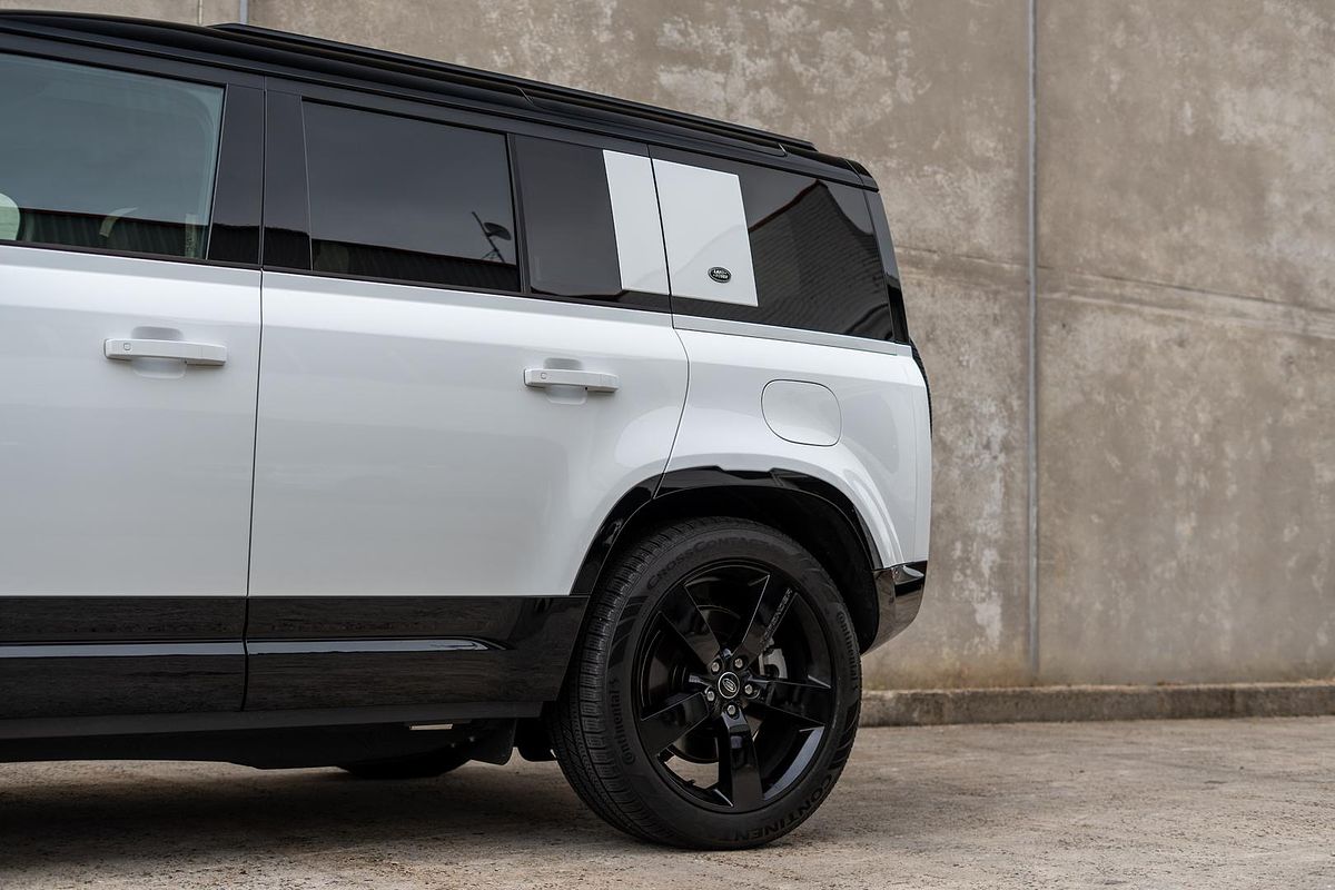 2024 Land Rover Defender 110 P400e X-Dynamic HSE L663
