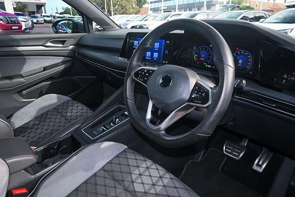 2022 Volkswagen Golf 110TSI R-Line 8